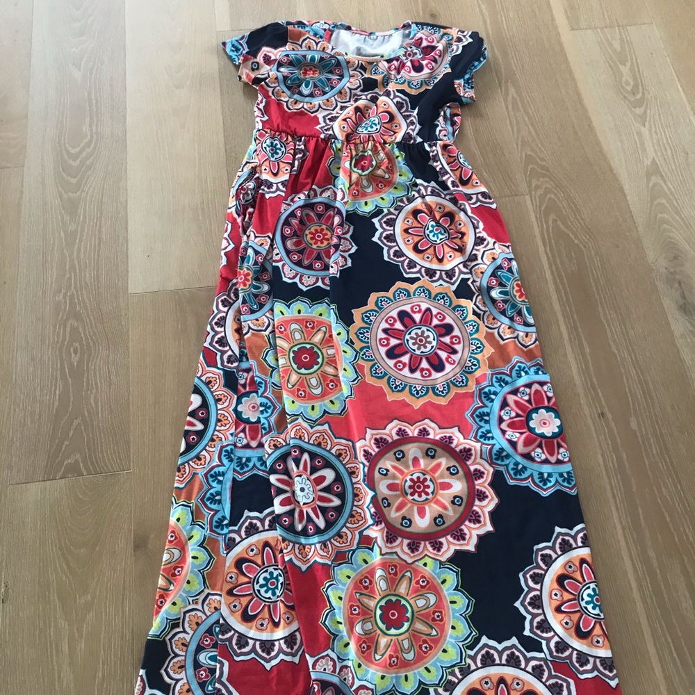 💕HOST PICK 💕 Bold Medallion Print Maxi Dress